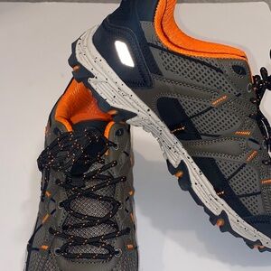 Fila Men's Sneakers - Black and Orange size9 EUC
